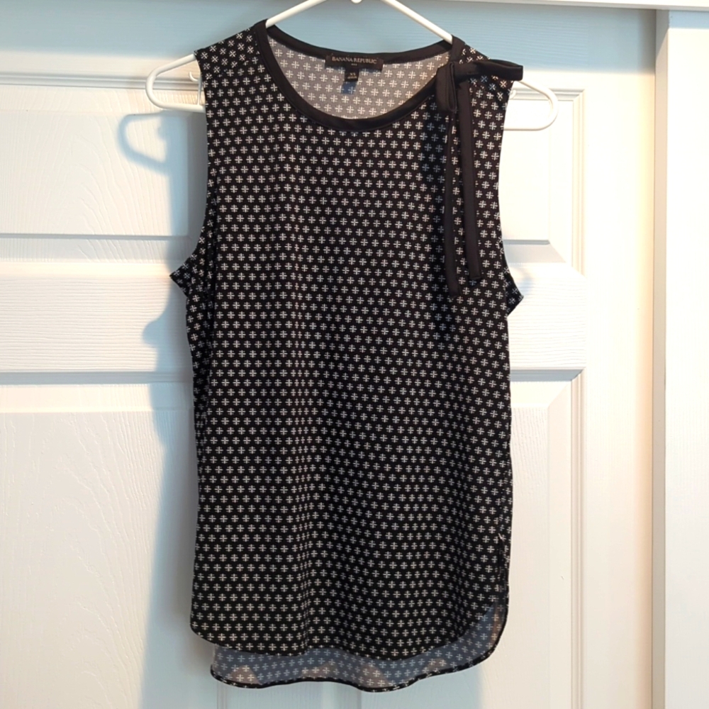 Banana Republic Sleeveless Blouse